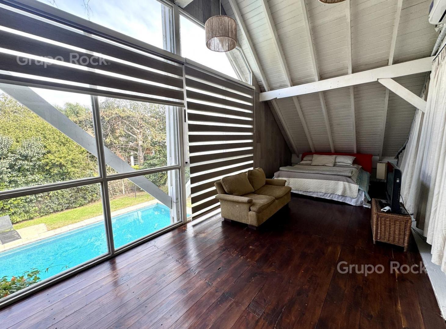 Foto de Casa con Jardín, Parrilla y Pileta, imagen 4