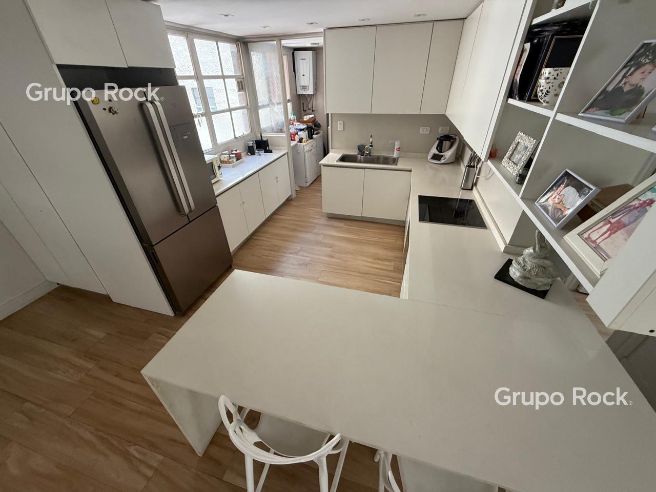Foto de Hermoso 3 ambientes con dependencia, terraza y cochera Barrancas de, imagen 2
