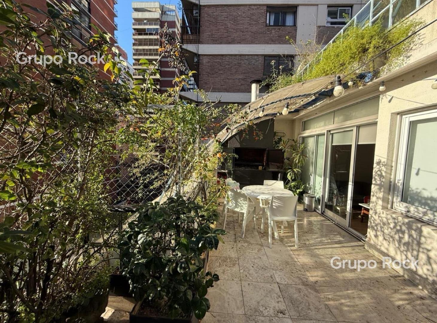 Foto de Hermoso 3 ambientes con dependencia, terraza y cochera Barrancas de, imagen 2