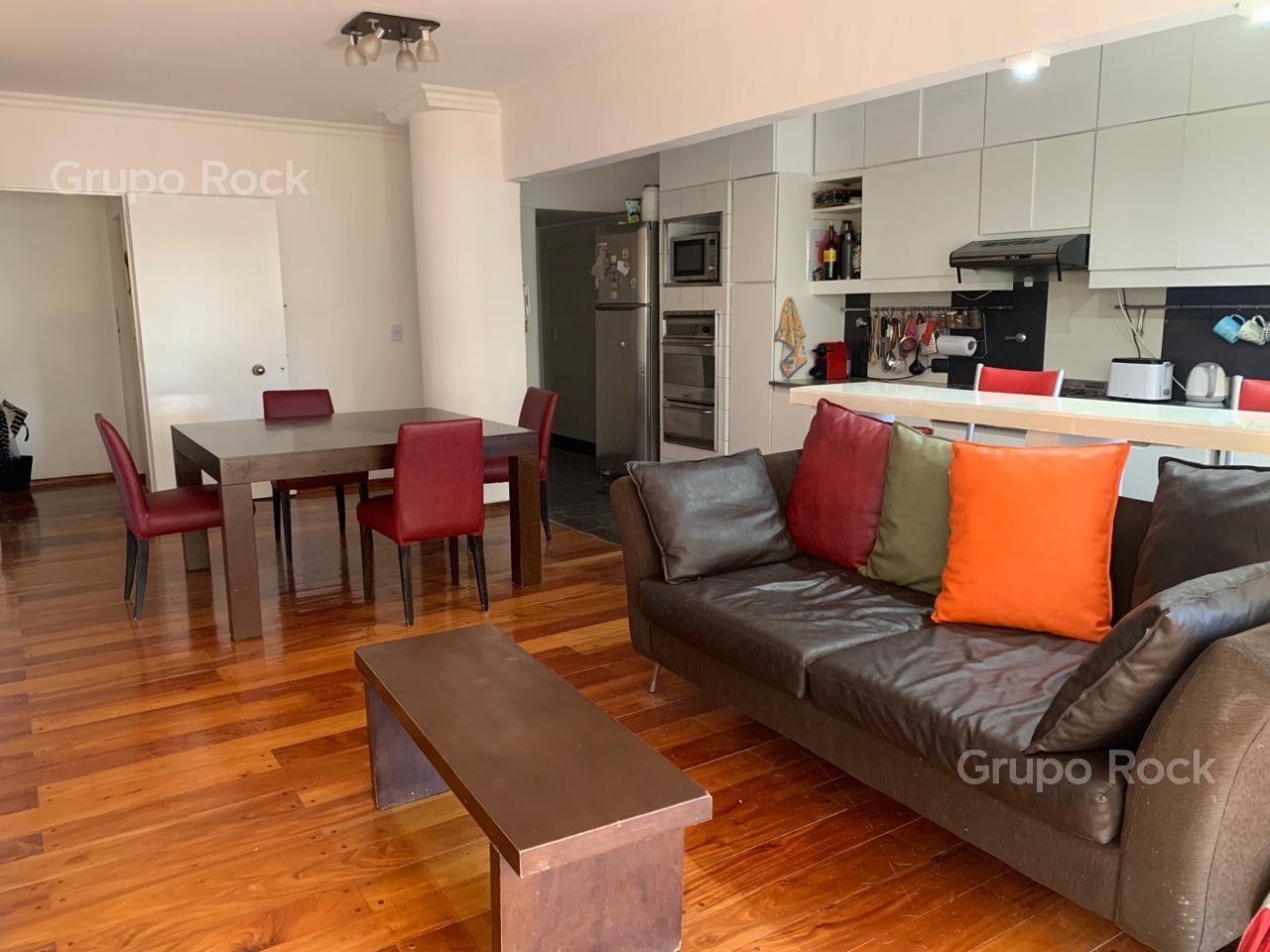 Foto de Piso de 4 amb mas dependencia con cochera sobre Boulevard Chenault!, imagen 1