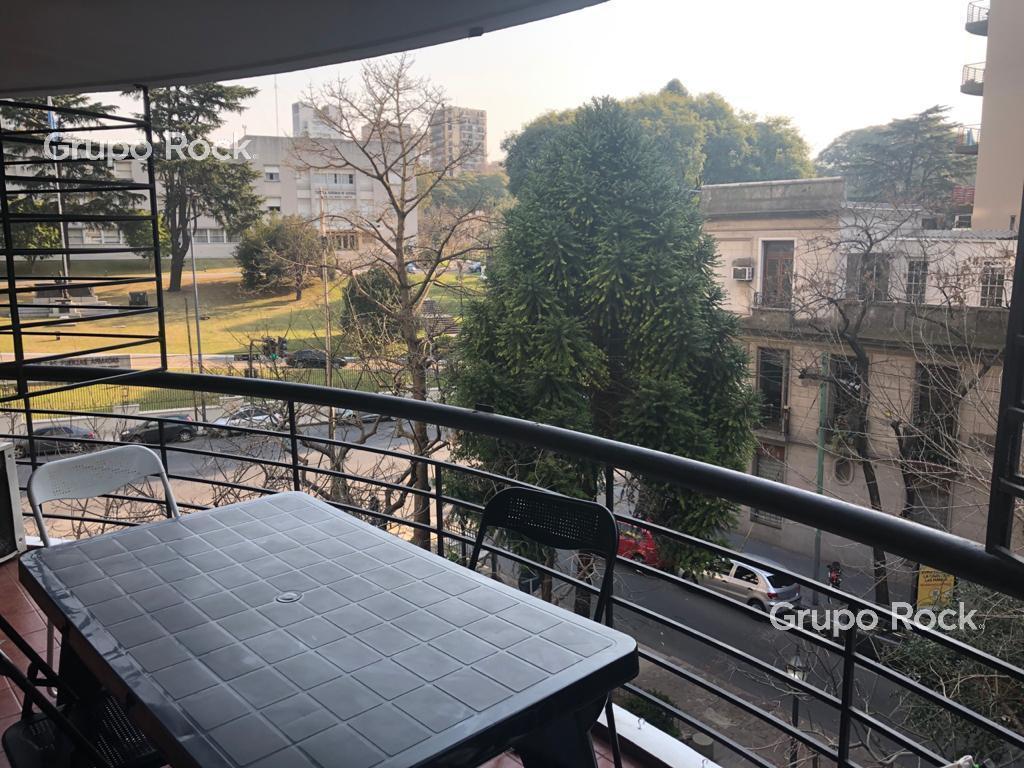 Foto de Piso de 4 amb mas dependencia con cochera sobre Boulevard Chenault!, imagen 5
