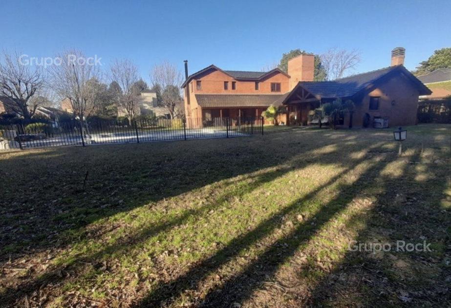 Foto de Hermosa casa en dos lotes en Pilar Del Lago, imagen 1