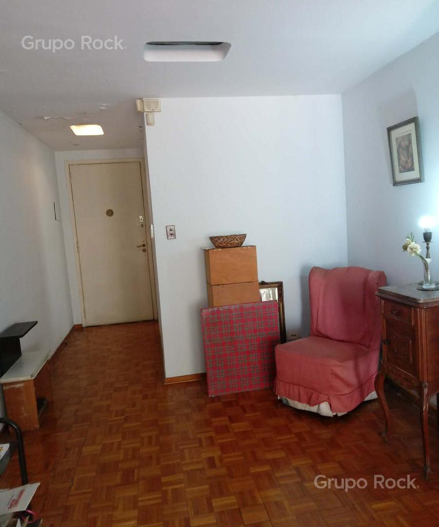 Foto de Tres amb con dependencia, terraza y parrilla en edificio de época!, imagen 2