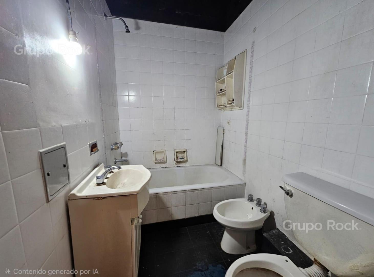 Foto de Local comercial y PH con terraza, imagen 1