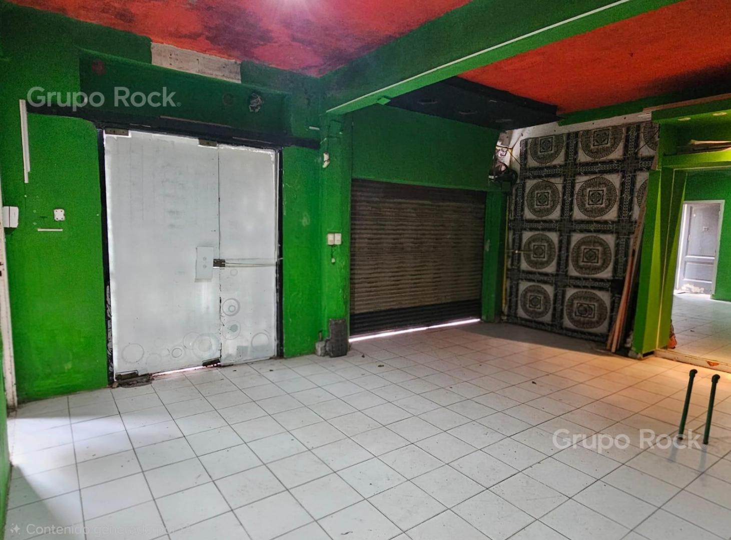 Foto de Local comercial y PH con terraza, imagen 3