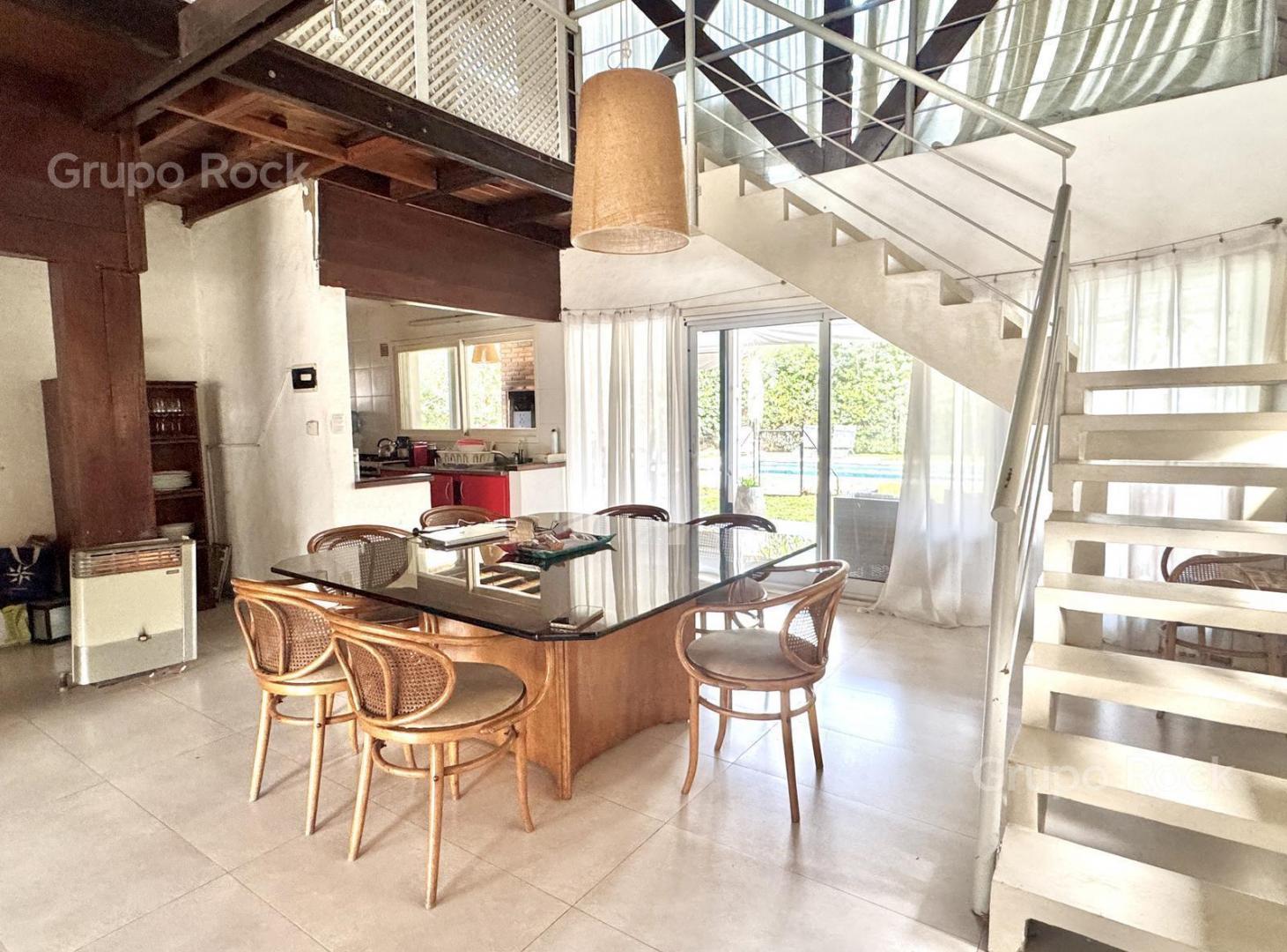 Foto de Casa con Jardín, Parrilla y Pileta, imagen 1