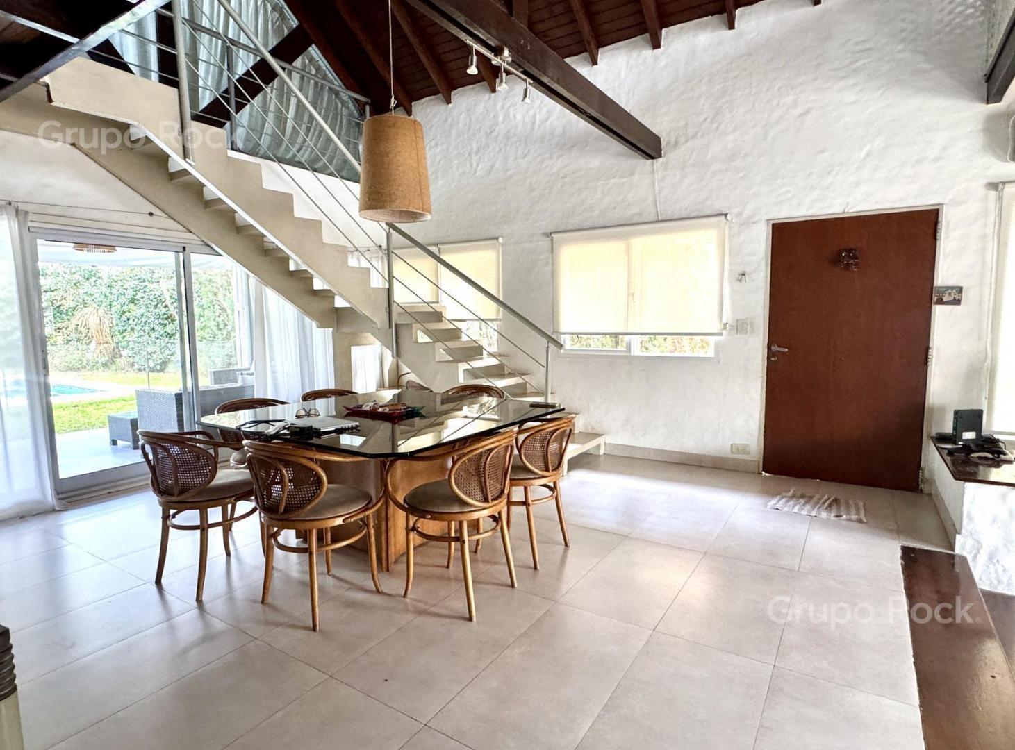 Foto de Casa con Jardín, Parrilla y Pileta, imagen 4