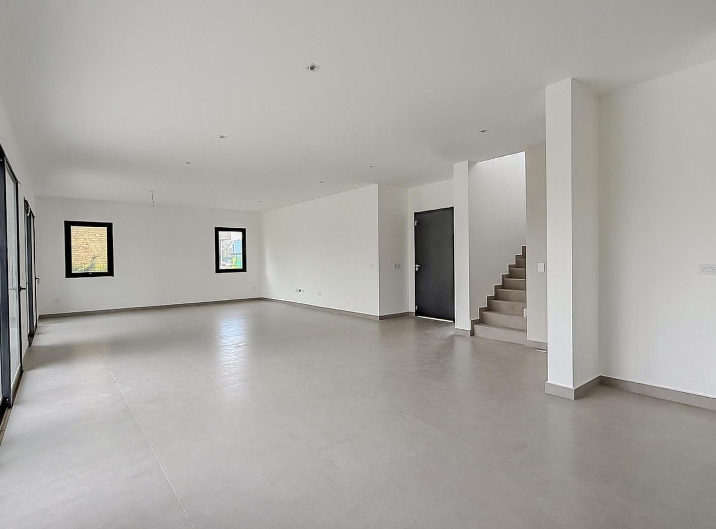 Casa a estrenar en alquiler anual
