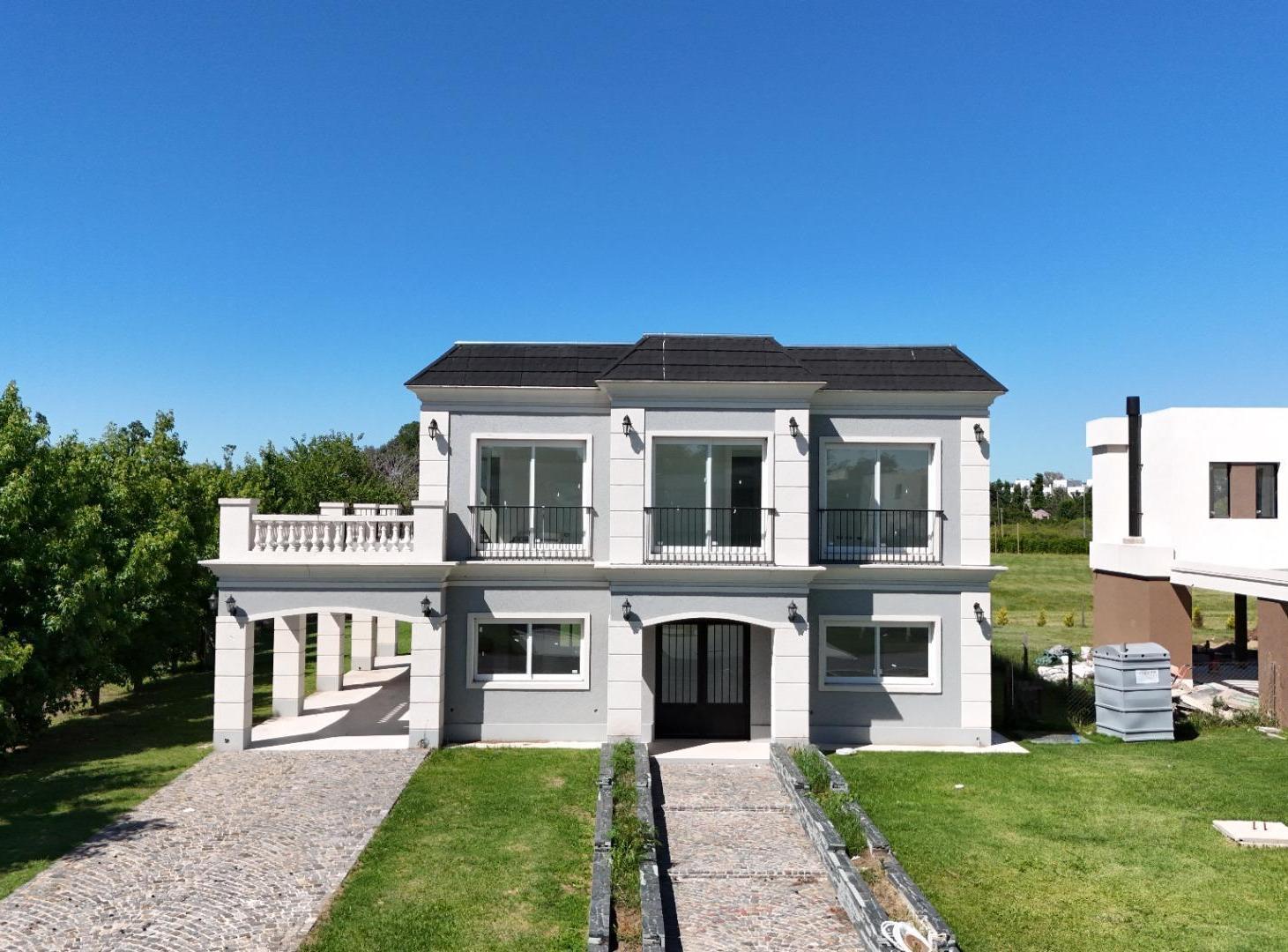 Casa a estrenar en alquiler anual