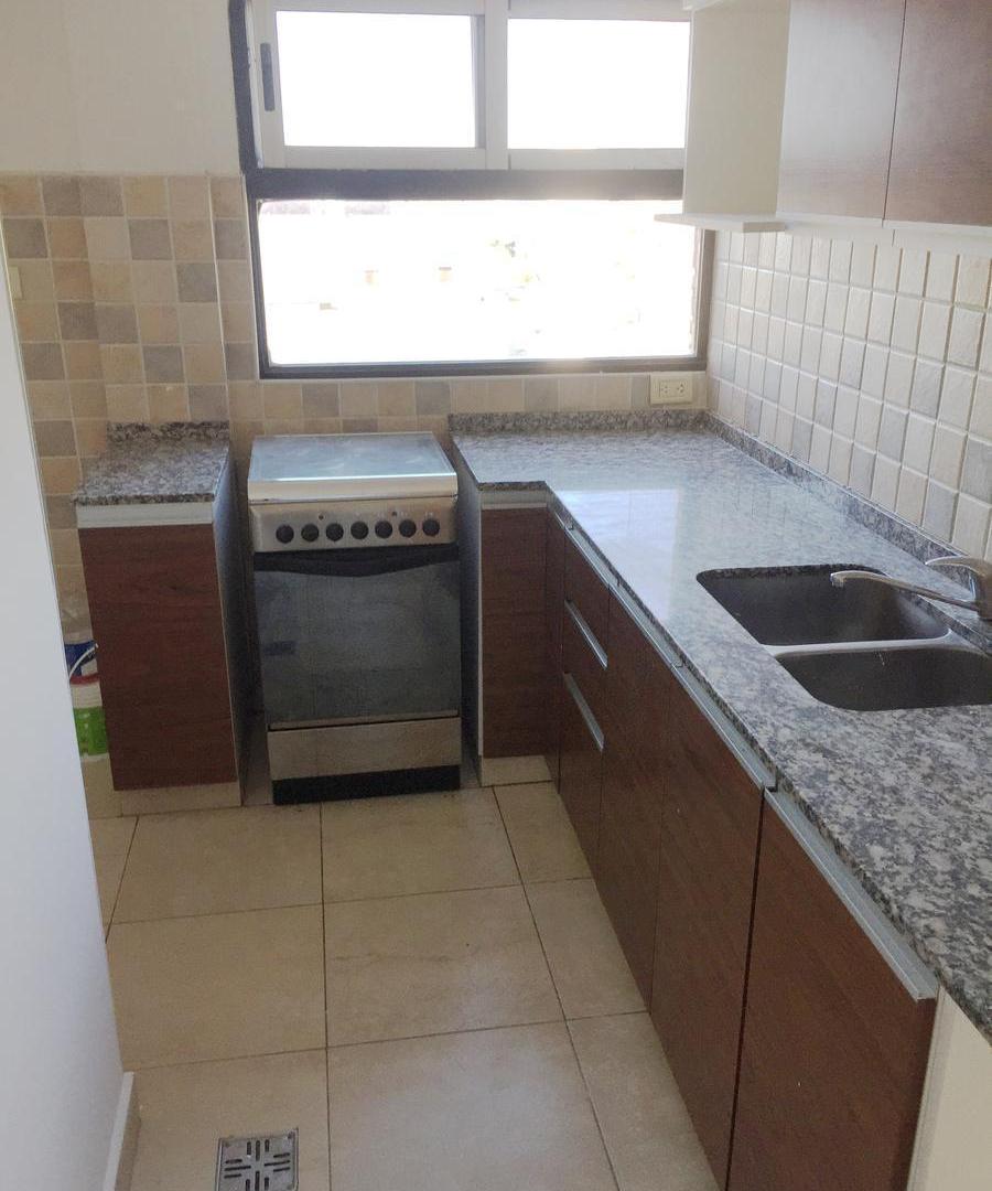 Foto de Alquiler departamento 3 ambientes Bernal centro., imagen 5