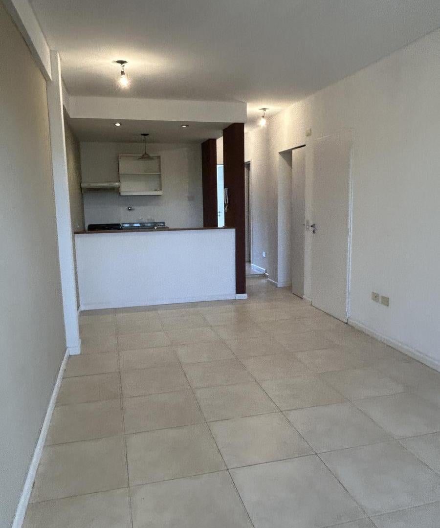 Foto de Alquiler departamento 2 ambientes en Bernal, imagen 1