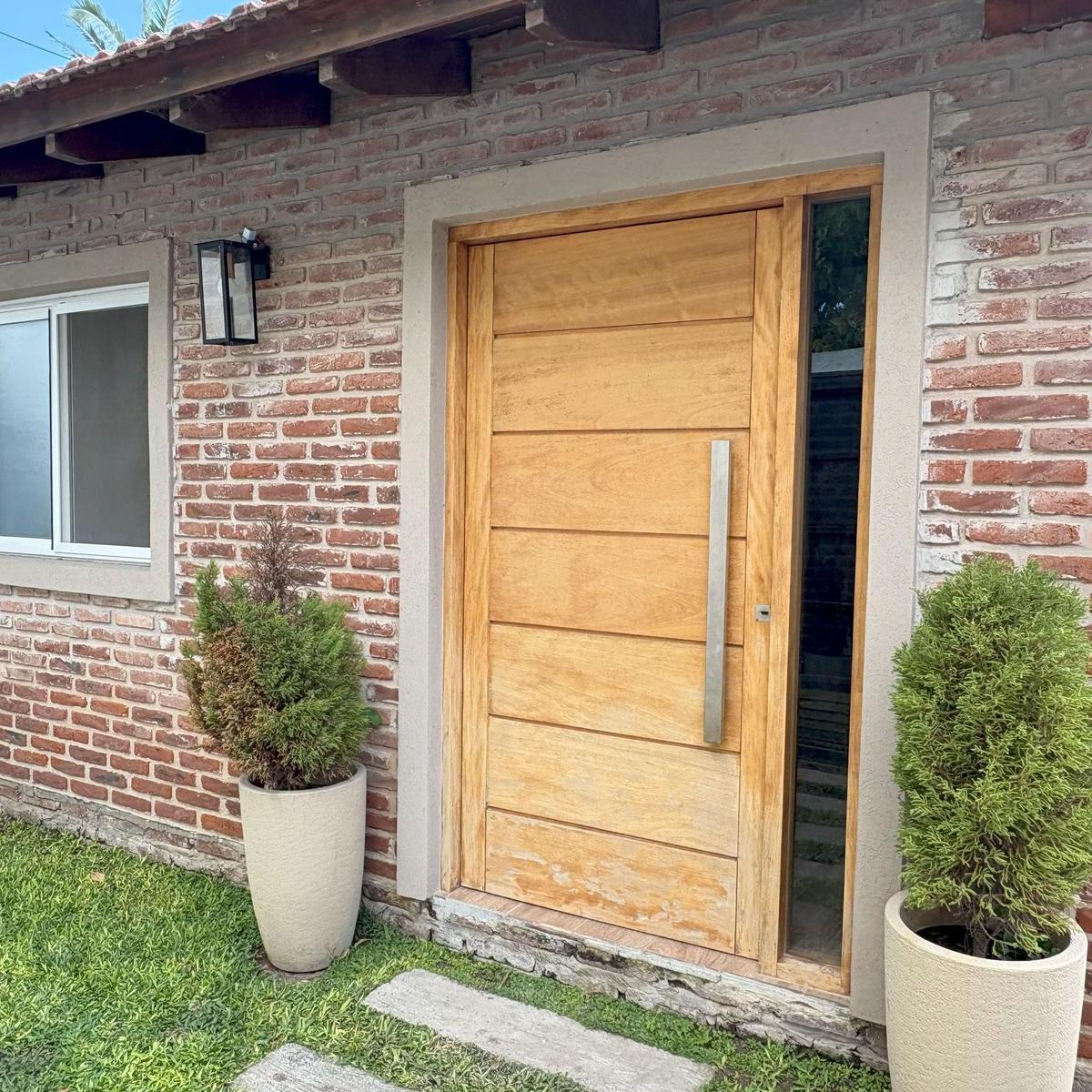 Casa en City Bell, 3 Dorm. con Pileta Calle 462 14a y 14b 3