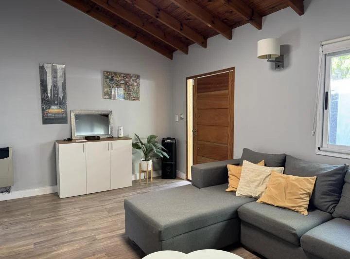 Casa en City Bell, 3 dorm. con Pileta calle 462 14a y 14b 5