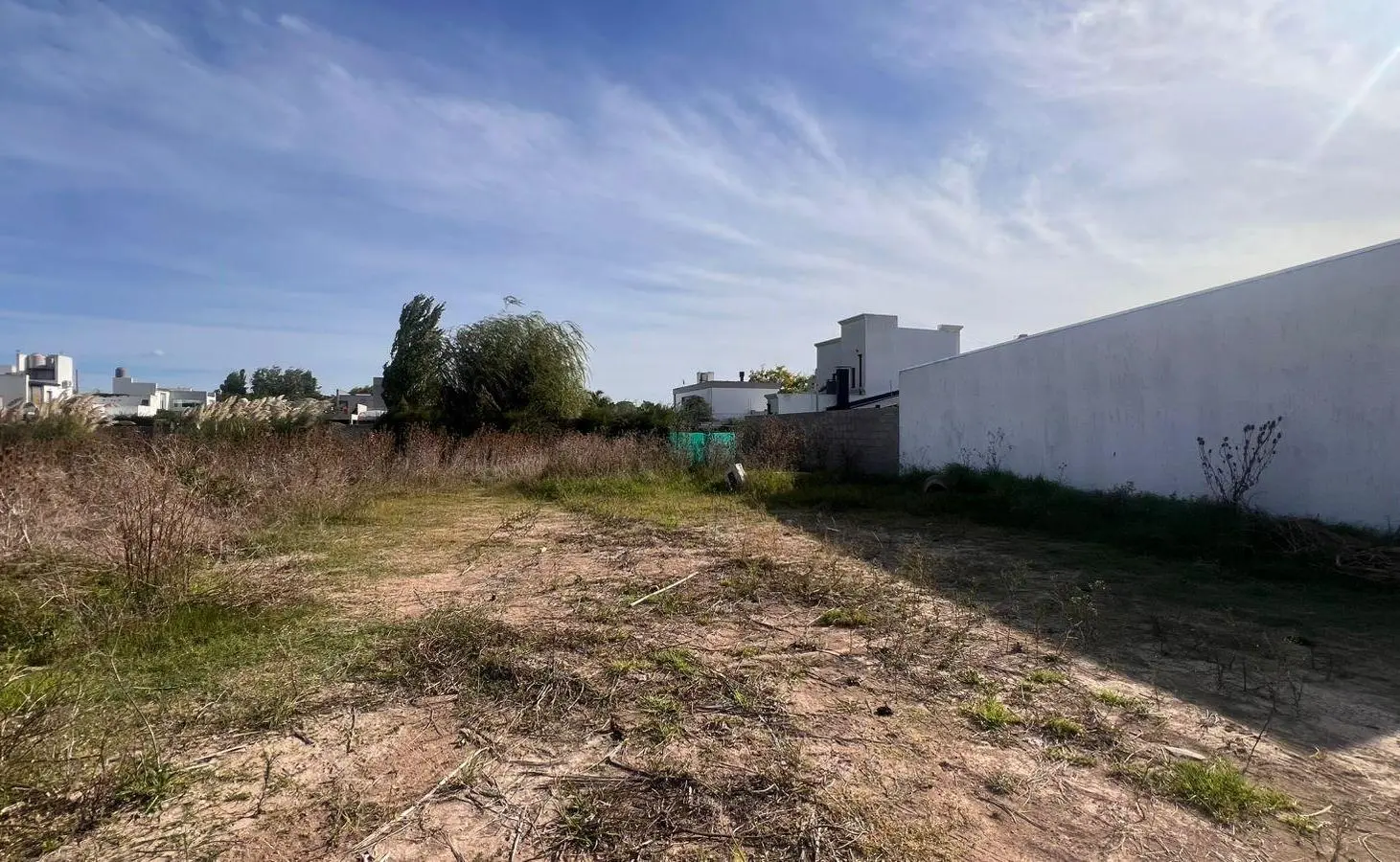 OPORTUNIDAD LOTE EN VENTA EN CALLE 8 ENTRE 491 Y 492 - VILLA CASTELLS 3