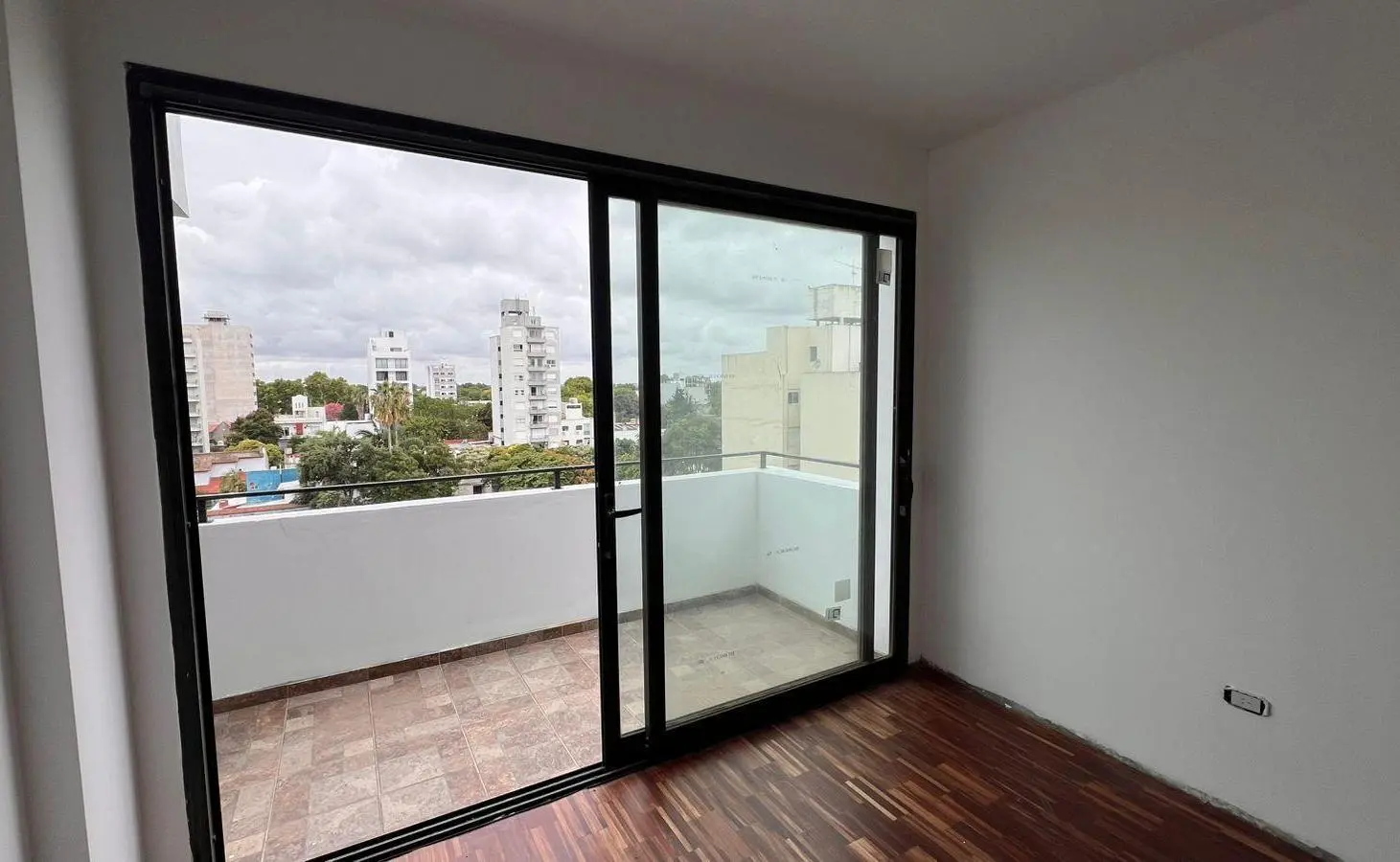 Monoambiente en Venta Calle 3 entre 61 y 62, La Plata 3