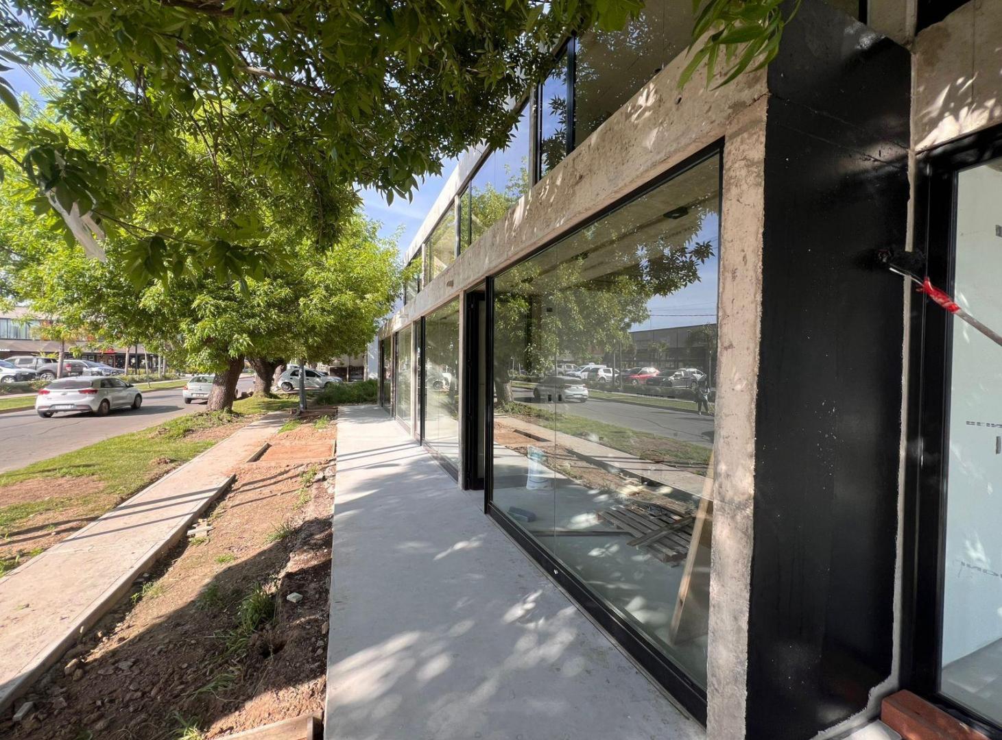 LOCAL en ALQUILER a estrenar - 485(MITRE) e/ 137 y 138 -JOAQUIN GORINA - LA PLATA