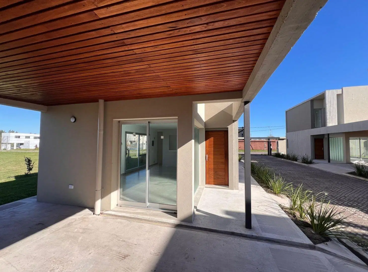 VENTA - DUPLEX 2 DORM EN COMPLEJO CERRADO A ESTRENAR- CALLE 139 y 505 - DON CARLOS - LA PLATA 3