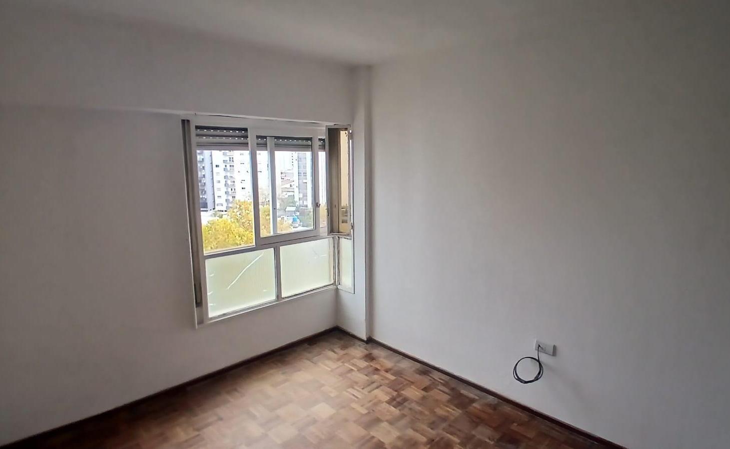 Foto de Dpto 1 dormitorio al frente- 9 y Diag 74-VENTA, imagen 3
