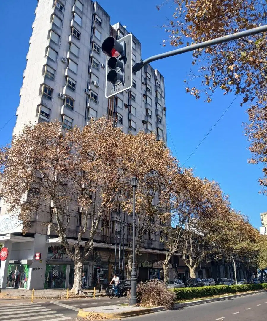 Dpto 1 dormitorio al frente- 9 y Diag 74-VENTA 4
