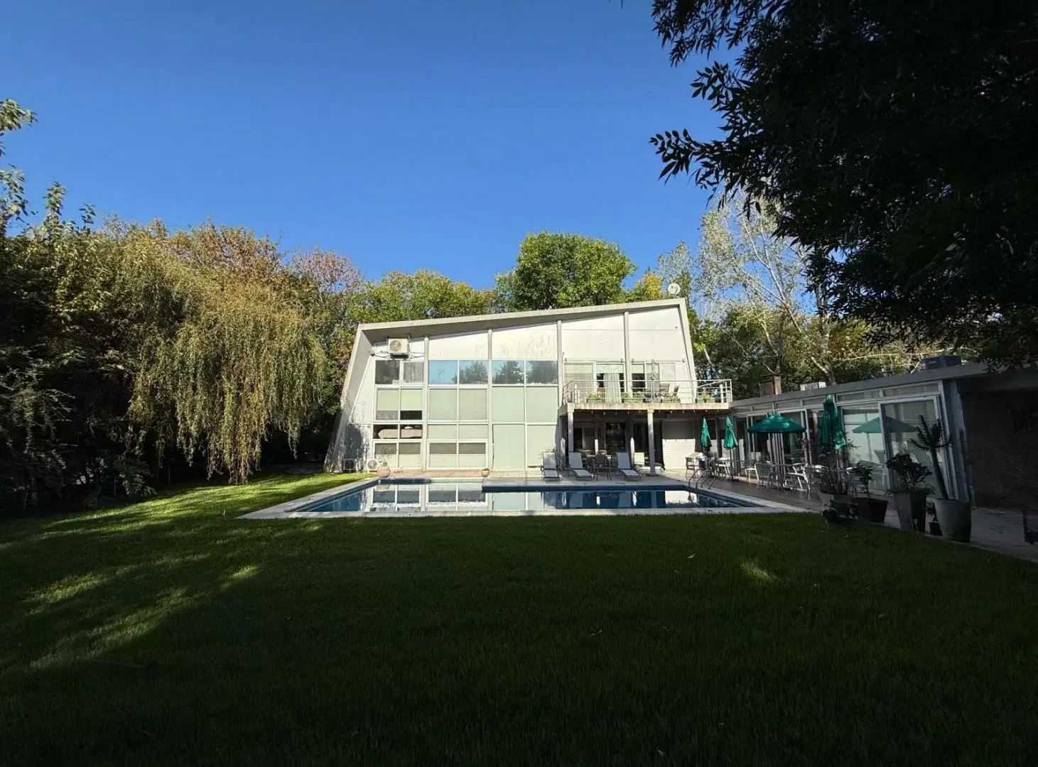 CASA EN VENTA GRAND BELL - BARRIO PRIVADO CITY BELL 1