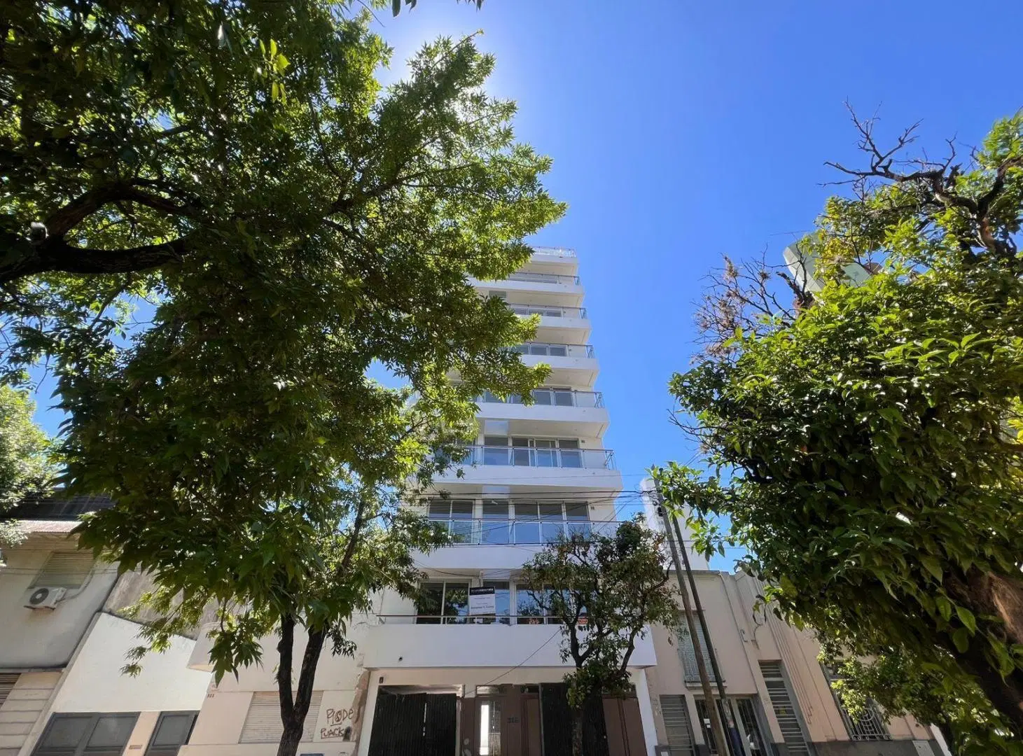 VENTA MONOAMBIENTE A ESTRENAR - Calle 8 e/ 38 y 39  La Plata 4