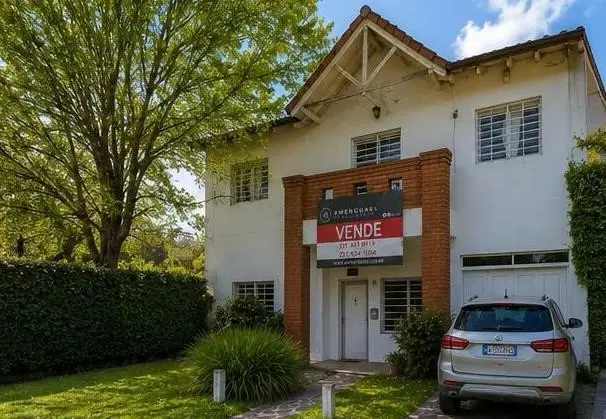CASA EN VENTA Calle 27 entre 462 y 463 - City Bell 2