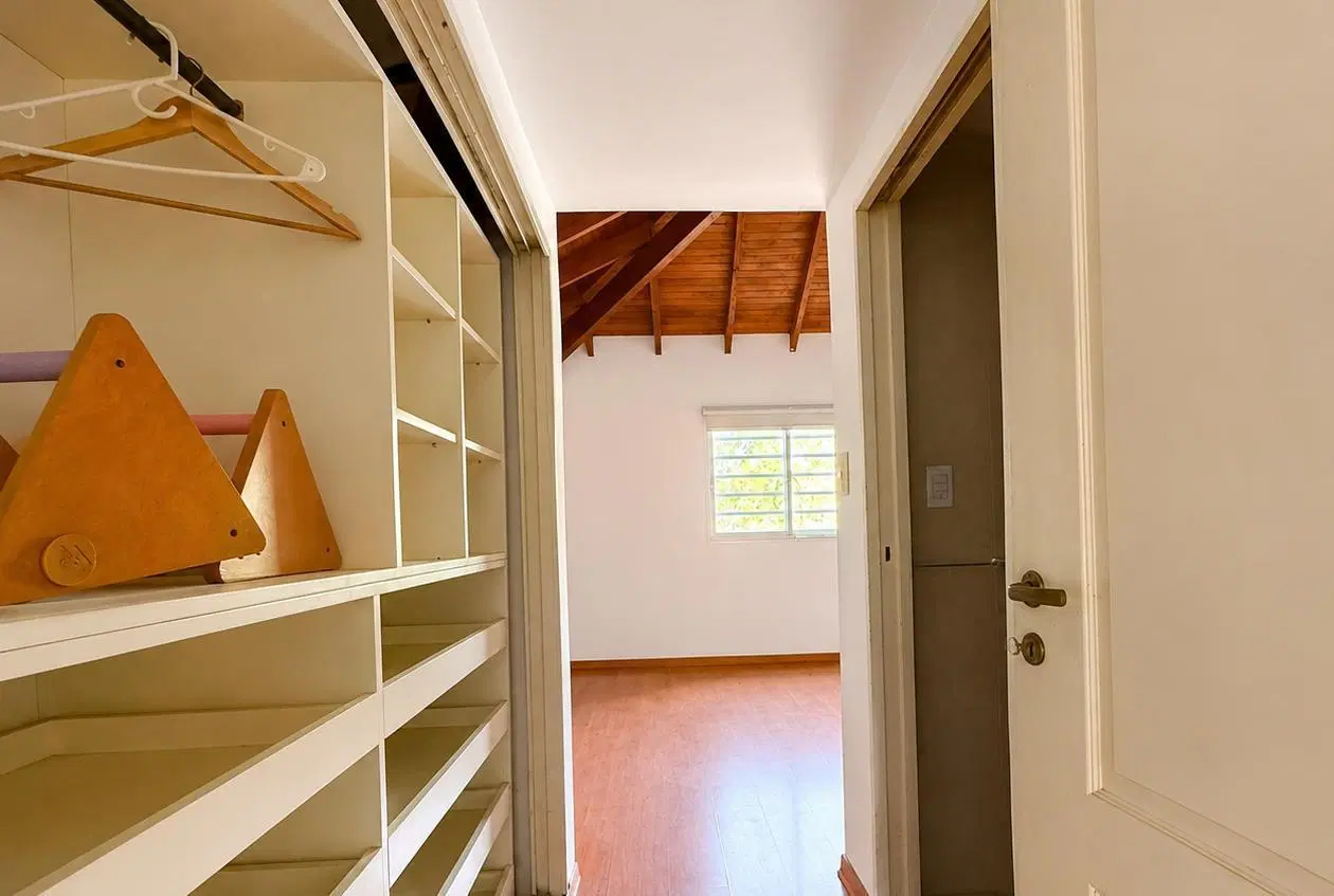 CASA EN VENTA Calle 27 entre 462 y 463 - City Bell 5