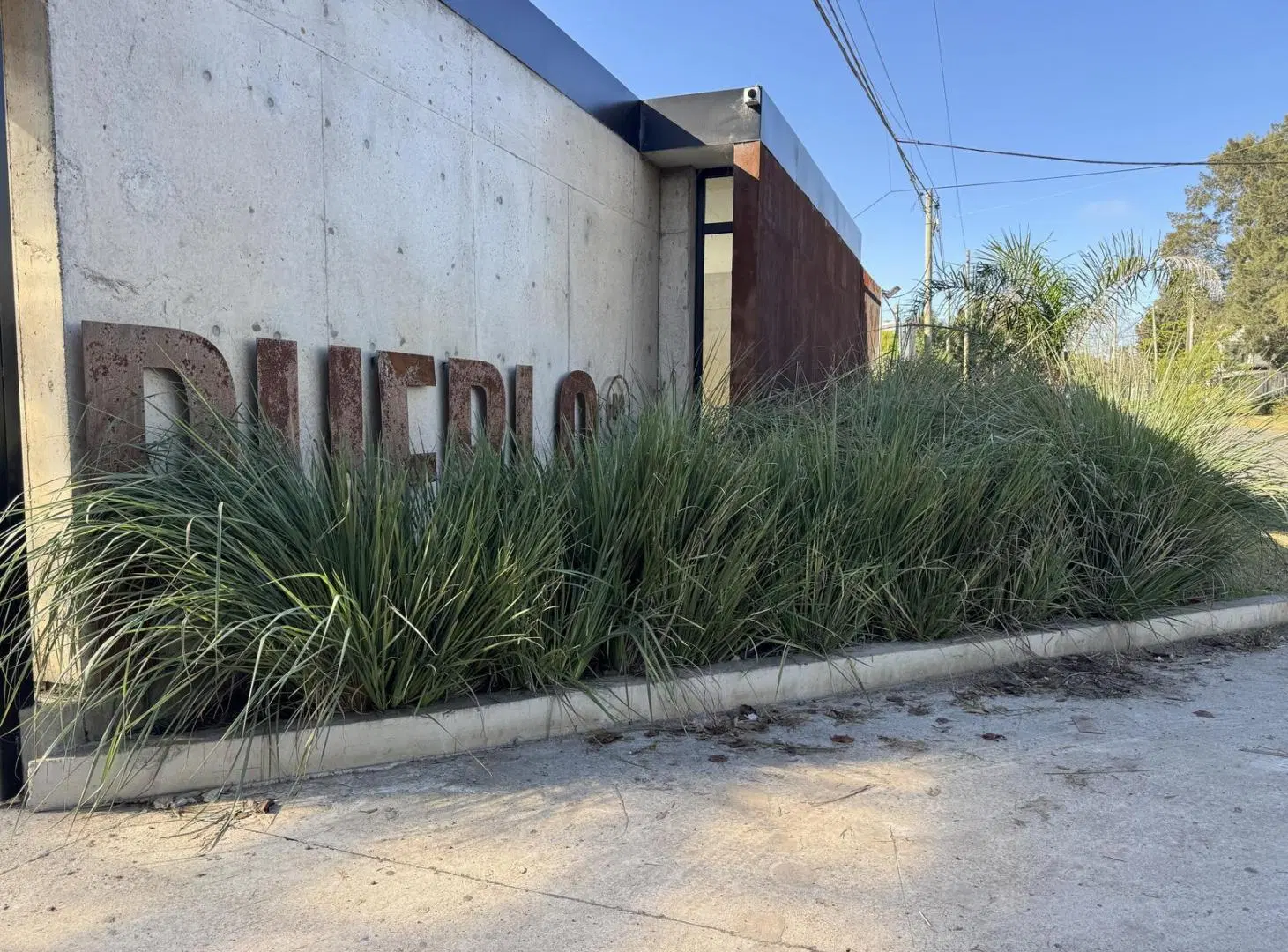 Lote en venta de 401 m2 en Barrio cerrado Pueblo DC I, calle 133 entre 505 y 506 2