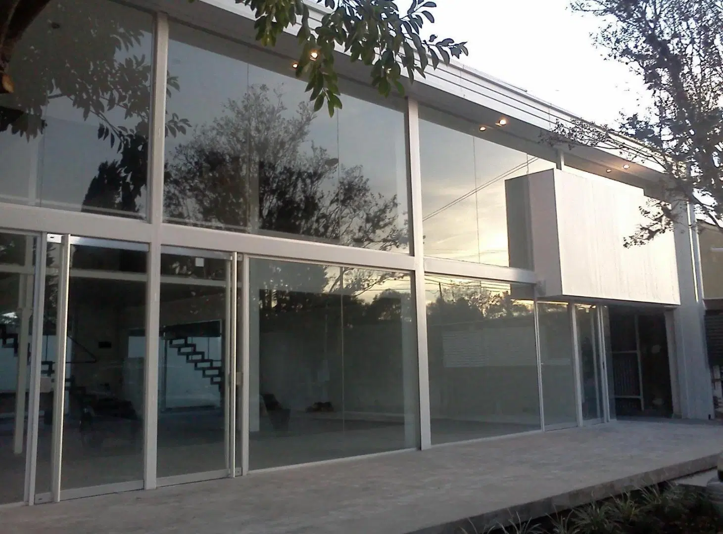 Local en Alquiler en Cno Belgrano entre 484 y 485 - Gonnet 1