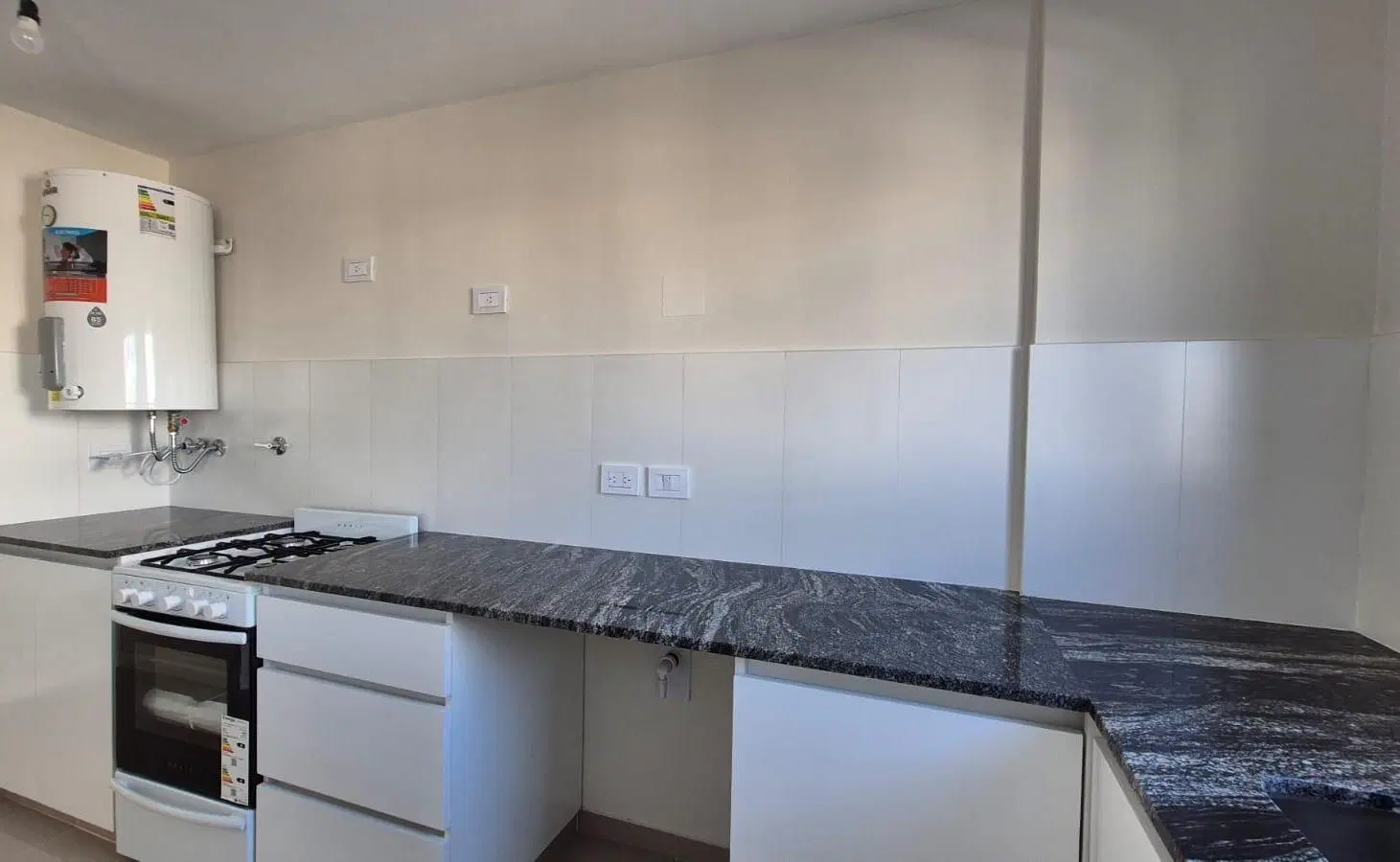 Departamento a estrenar, Semipiso 1 Dormitorio + Cochera 8 vo piso ALARO 2