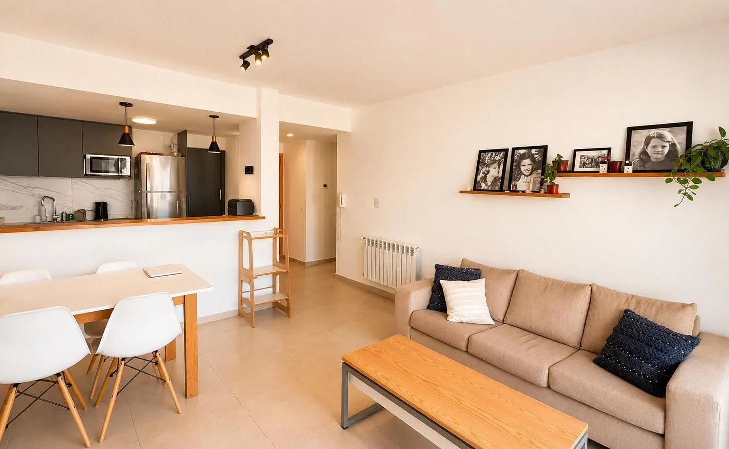 DEPTO EN VENTA DOS DORMITORIOS CON COCHERA - Calle 8 e/ 34 y 35 La Plata 5