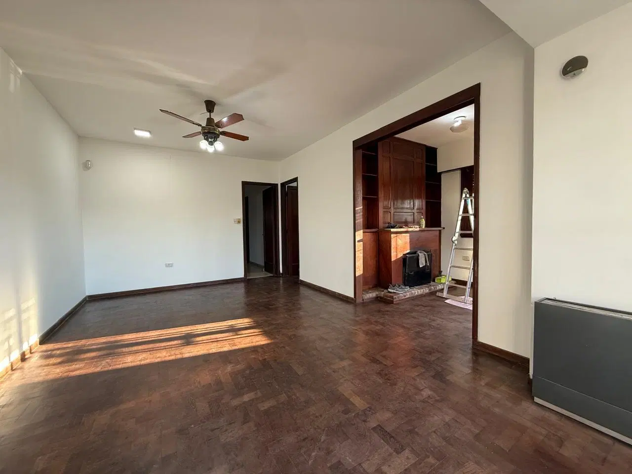 ALQUILER Casa 2 dormitorios, parque quincho con parilla y cochera C.Centenario e/471 y 472 City Bell 8