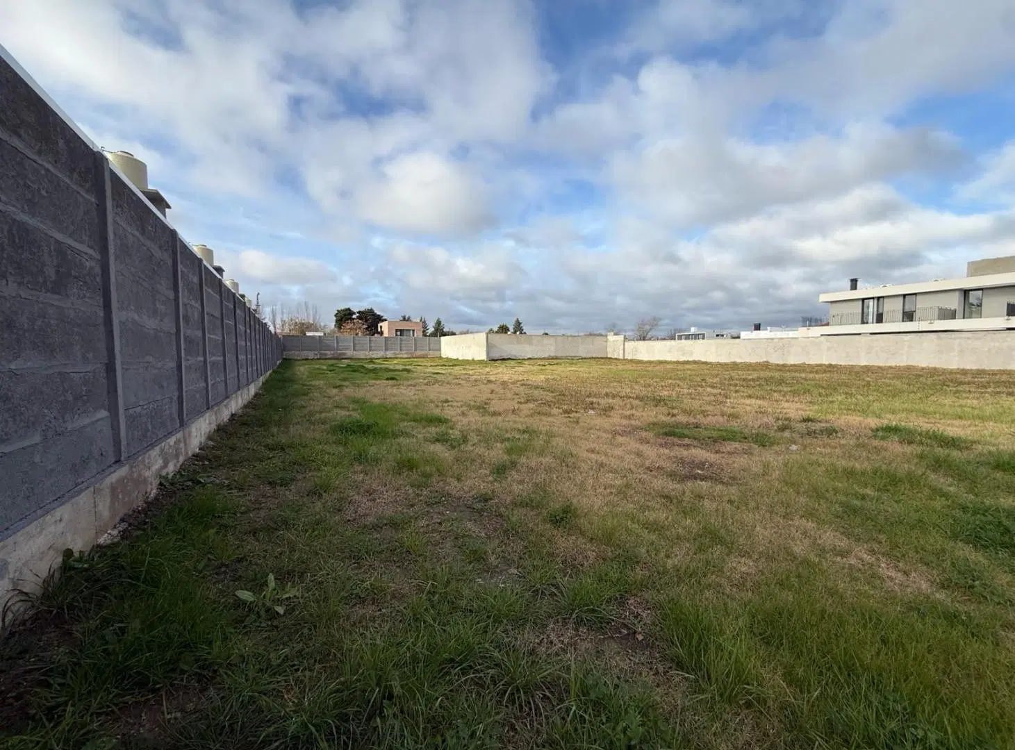 LOTE EN VENTA EN BARRIO DON ALBERTO - 505 entre 31 y 132 3