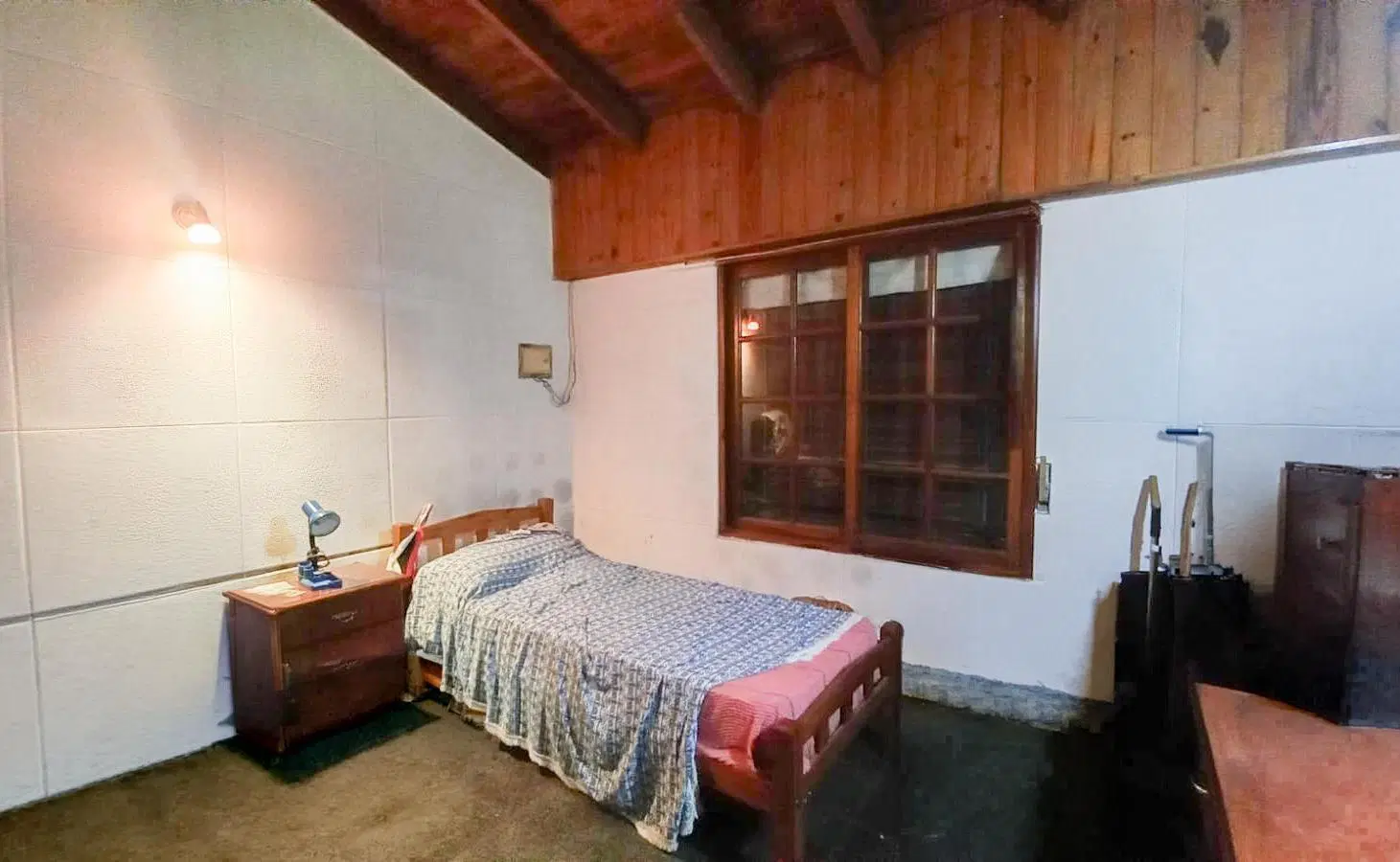 VENTA Casa - 2 dormitorios - calle 158 y 65, Los Hornos 5