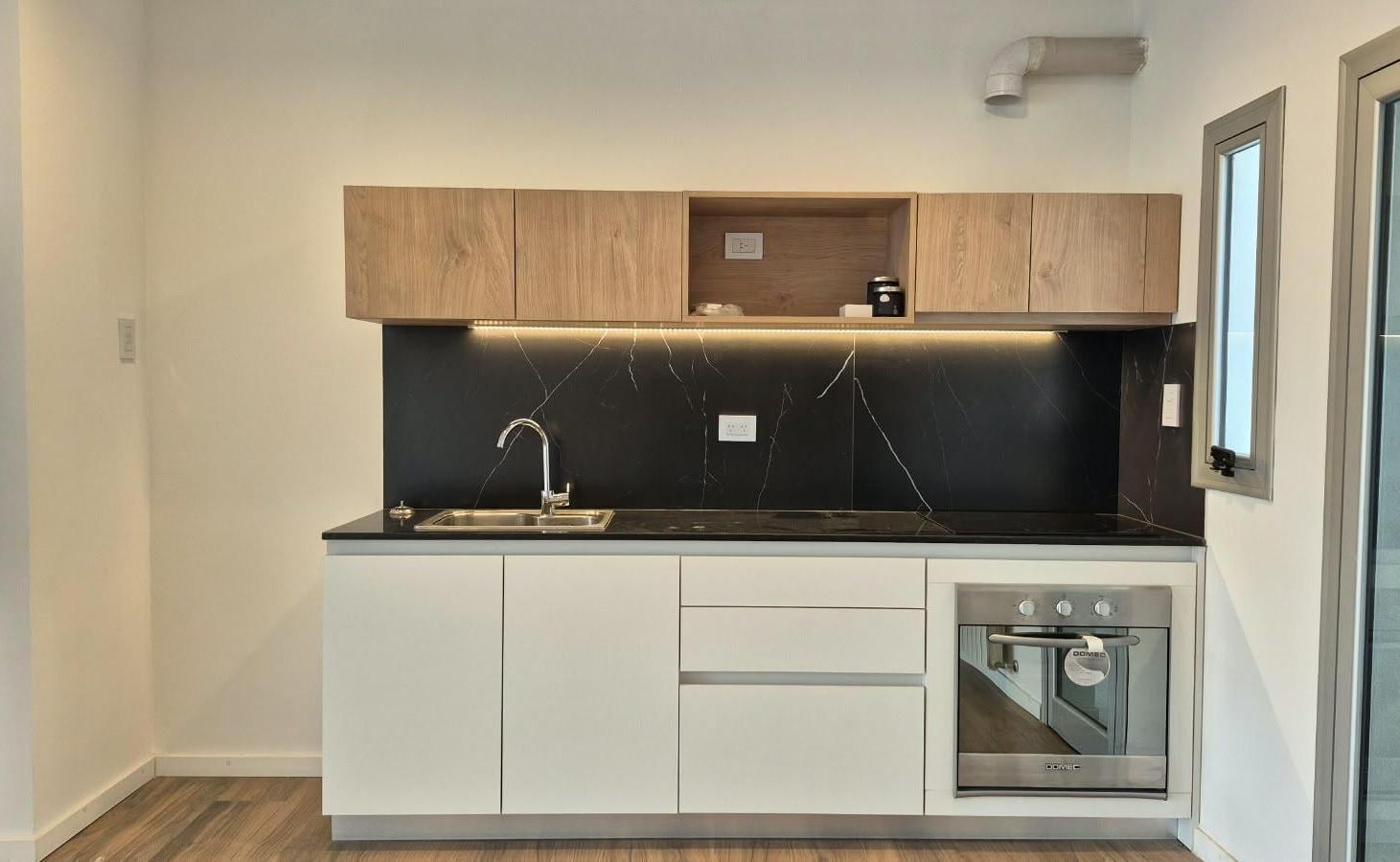 Foto de VENTA DEPARTAMENTO 2 DORMITORIOS A ESTRENAR CON COCHERA - 58 ENTRE 13 Y, imagen 2