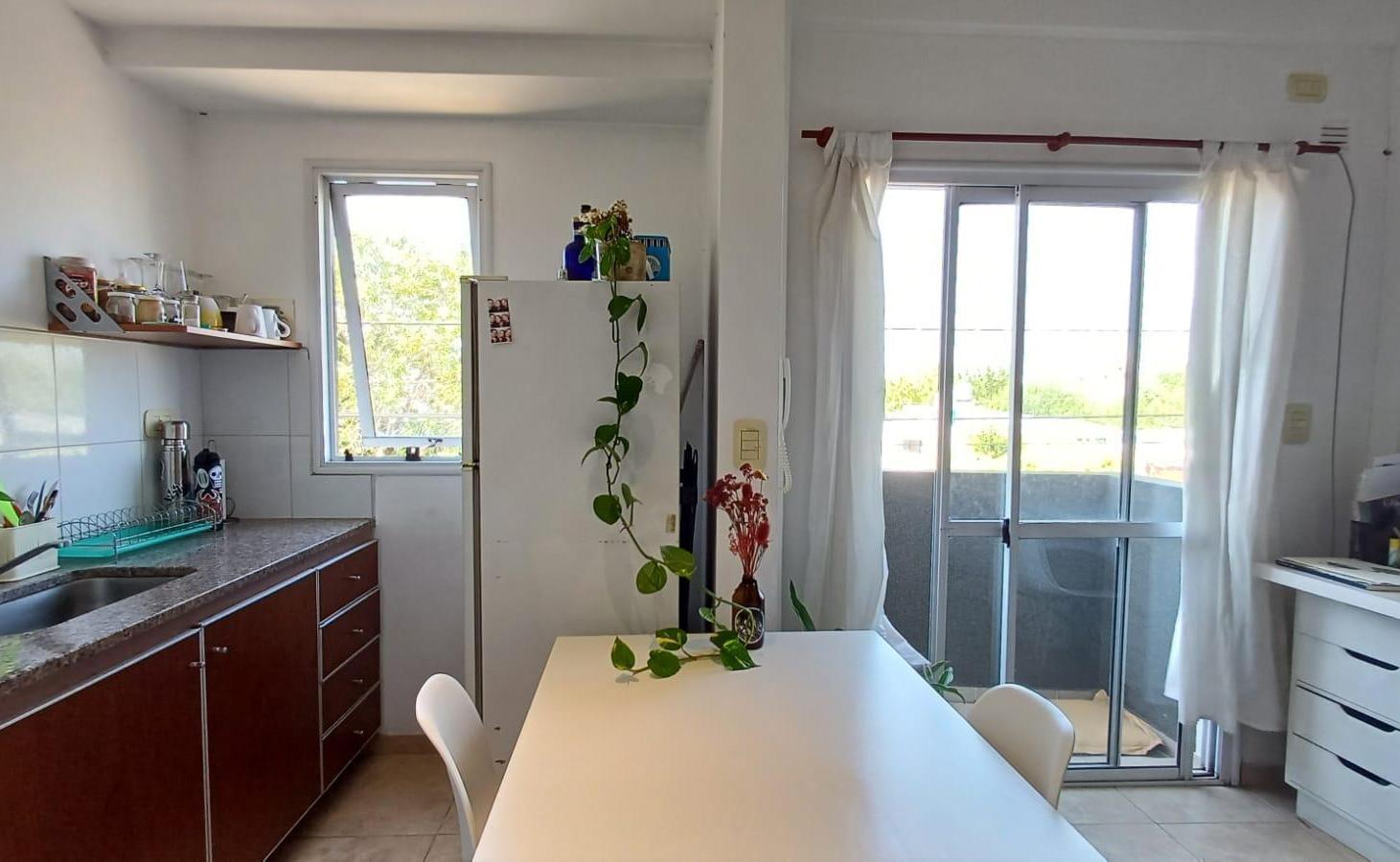 Foto de DEPARTAMENTO SEMIPISO 1 DORM - APTO BANCO - 30 e/55 y 56 - LA PLATA, imagen 2