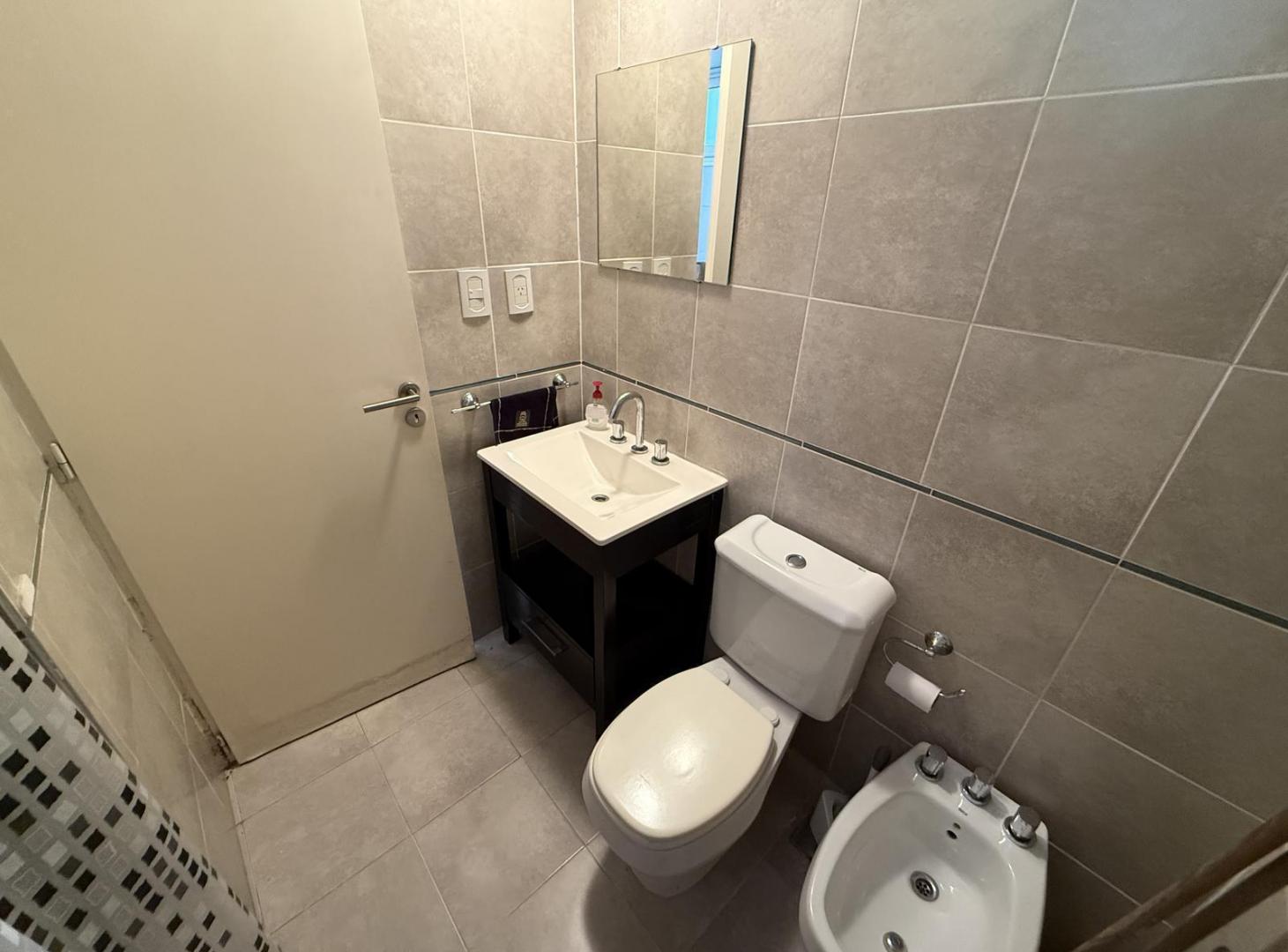 Foto de Departamento de 1 dormitorio en PB con amplio Jardín - La Plata, imagen 1