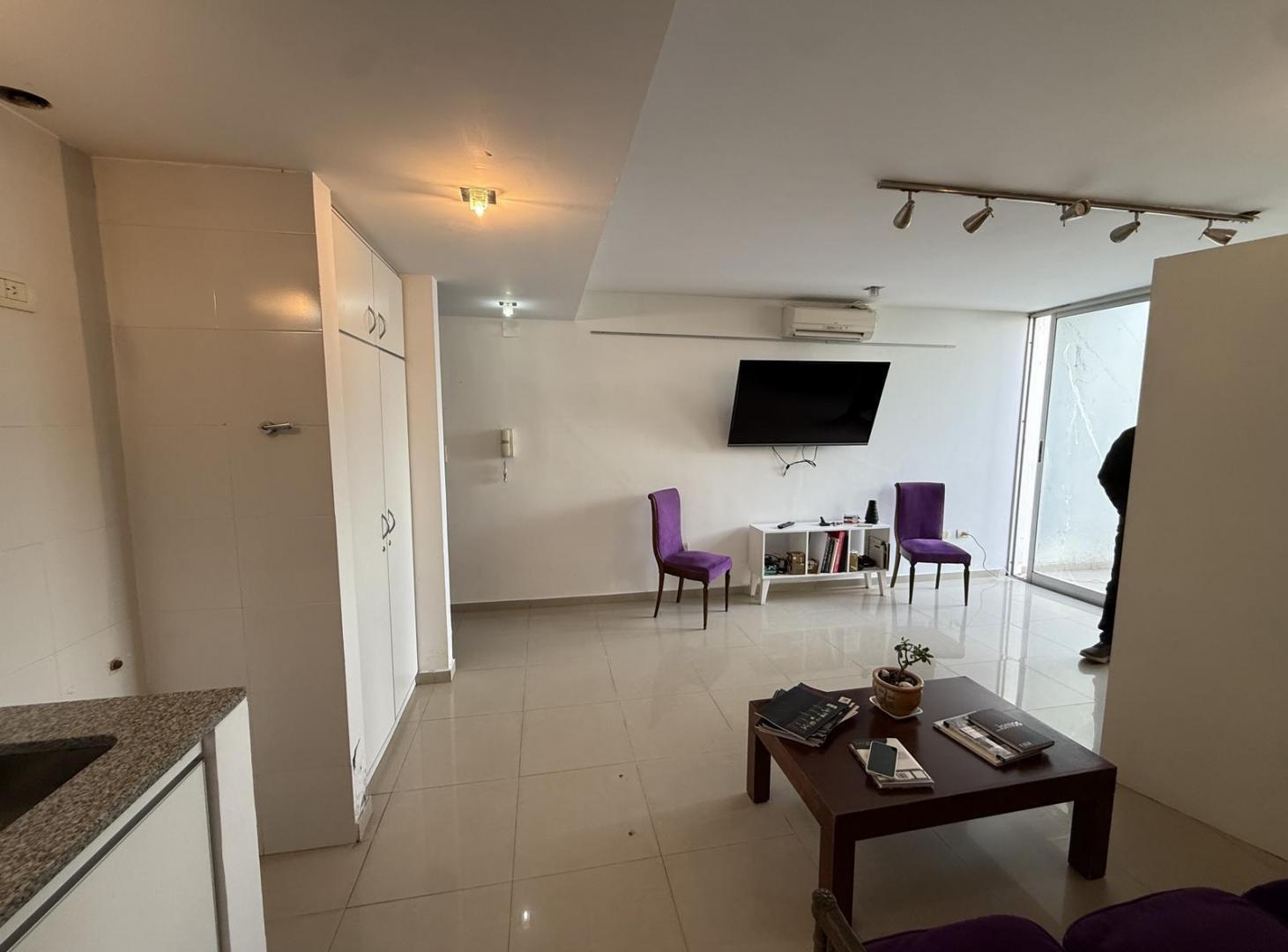 Foto de Departamento de 1 dormitorio en PB con amplio Jardín - La Plata, imagen 2