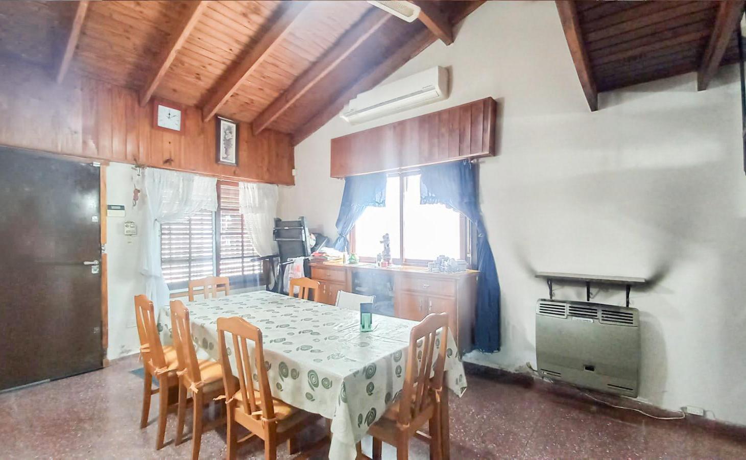 Foto de VENTA Casa 2 dormitorios - Parque - Cochera- Calle 158 y 65 - Los, imagen 5