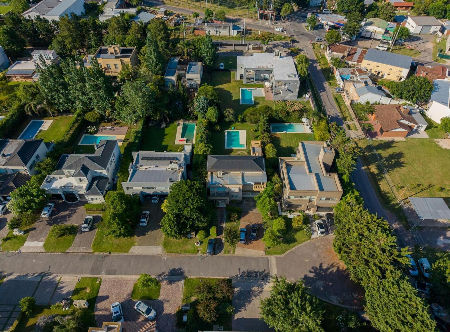 Foto de ESPECTACULAR CASA EN VENTA BARRIO SAN JOAQUIN I - APTA BANCO - 139 ESQ, imagen 1