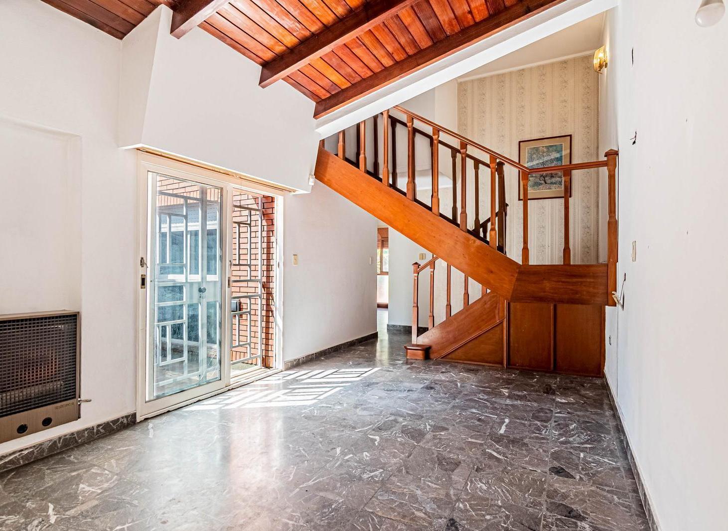 Foto de Casa en Venta 3 dormitorios más estudio en La Loma -28 entre 39 y 40, imagen 5