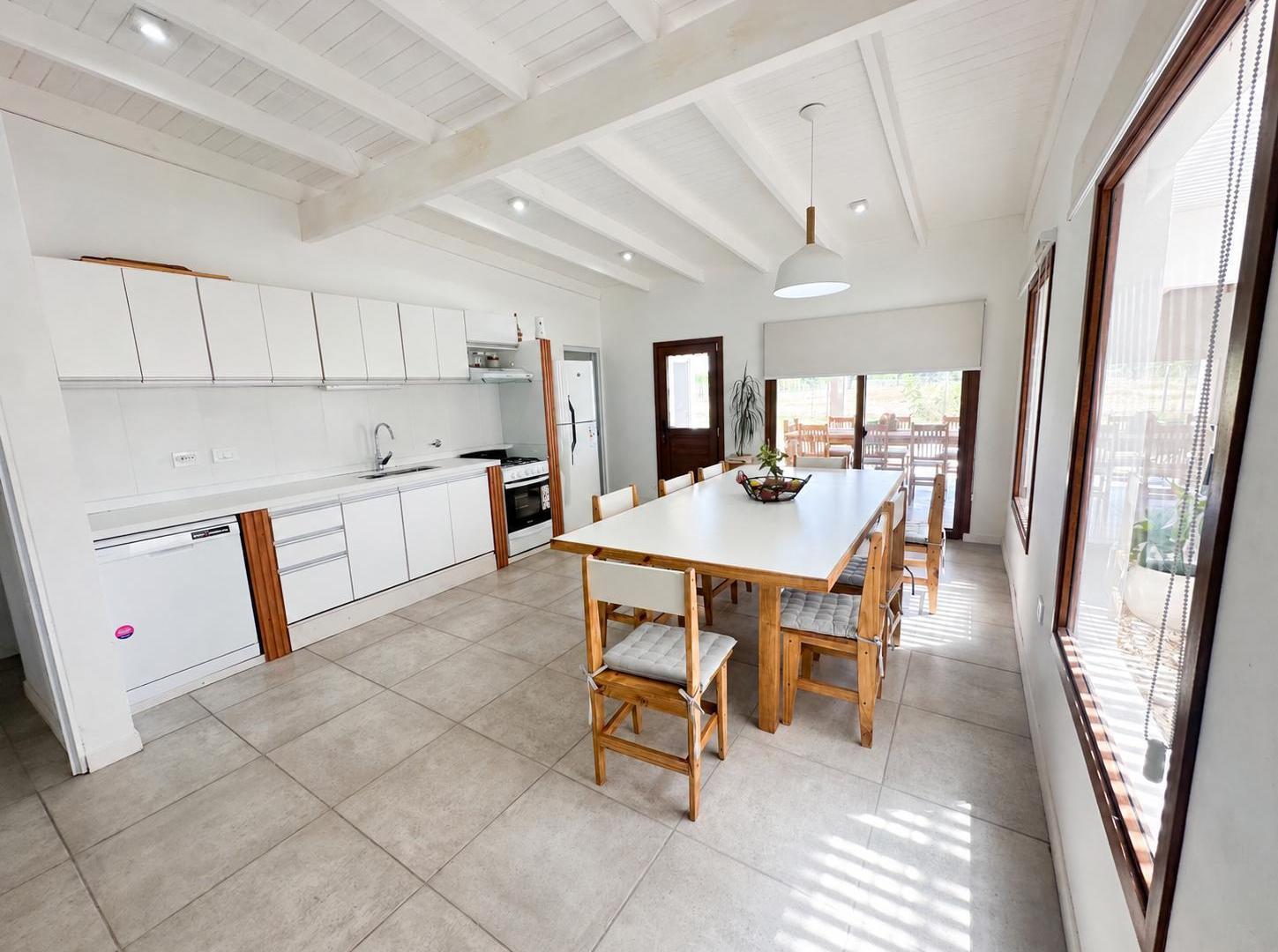 Foto de Venta Casa 3 Dormitorios y piscina a estrenar Barrio Cerrado Ribera 160, imagen 1