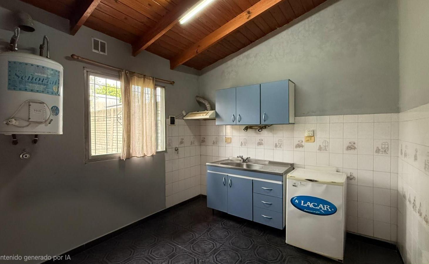 Foto de Casa en venta en City Bell, de 4 dormitorios - Calle 455 y 30., imagen 2