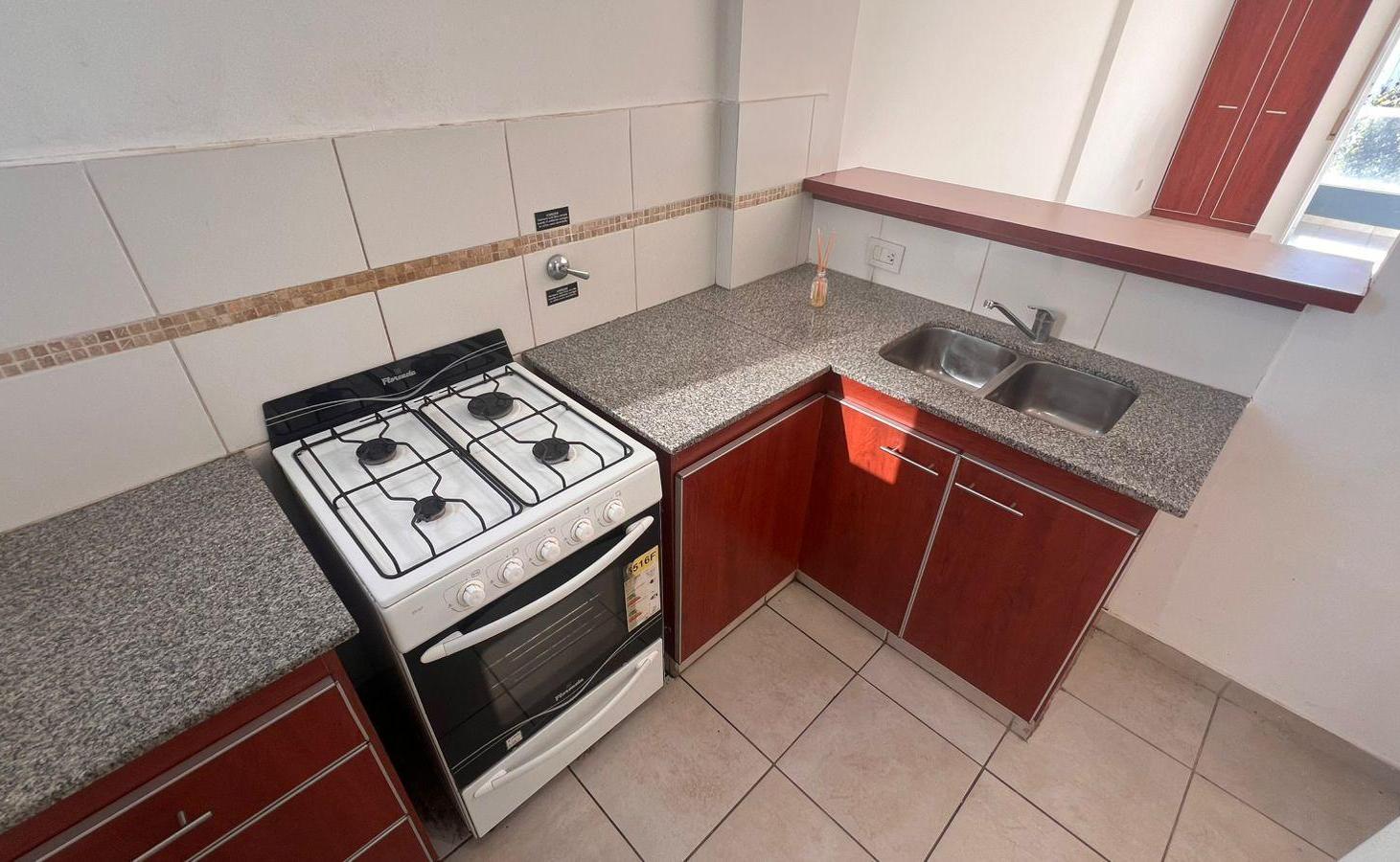 Foto de Monoambiente en Alquiler con Balcón Calle 42 entre 17 y 18 La Plata, imagen 5