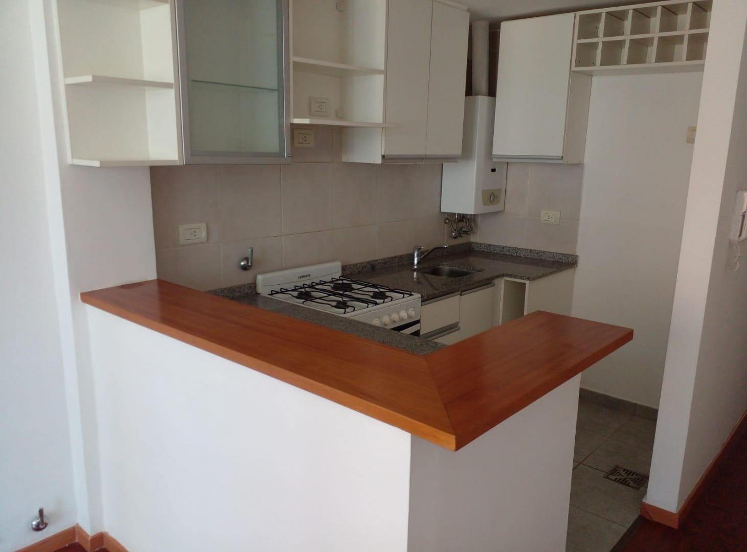 ALQUILER - Zeballos / Moreno - 1 dorm