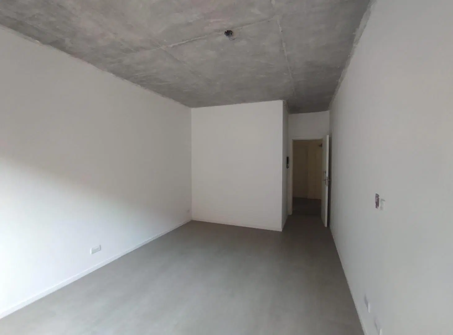ALQUILER - Balcarce / Catamarca - OF. PB c/patio 5