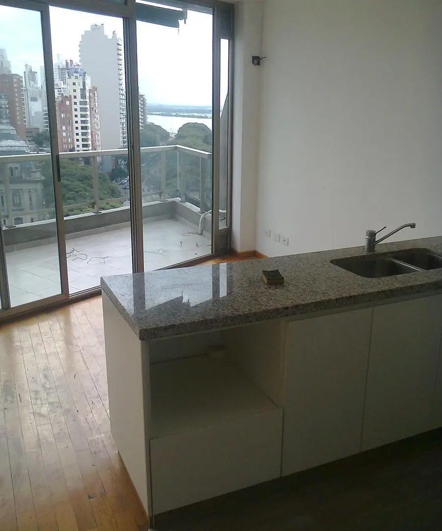 ALQUILER - Laprida / Av Belgrano - Piso exclusivo 1