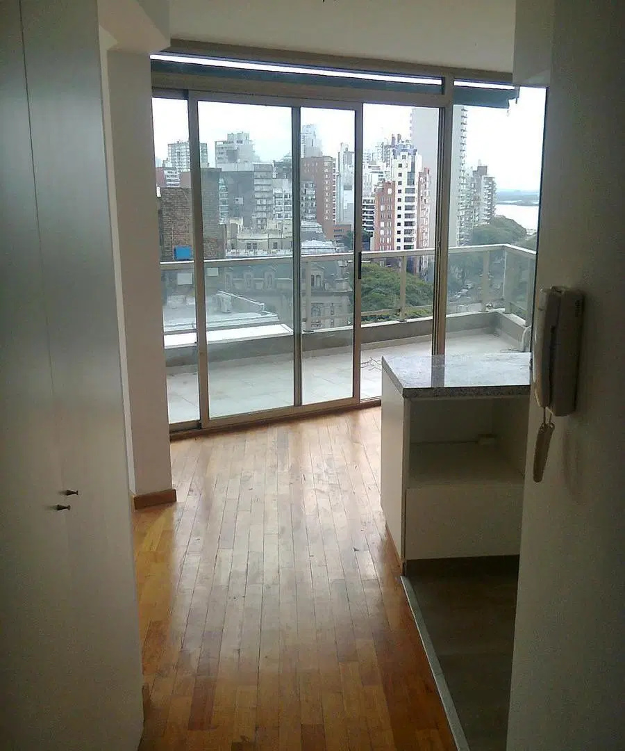 ALQUILER - Laprida / Av Belgrano - Piso exclusivo 2