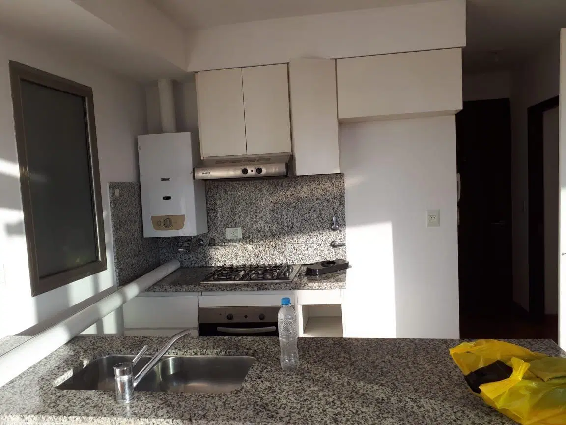 ALQUILER - Laprida / Av Belgrano - Piso exclusivo 3
