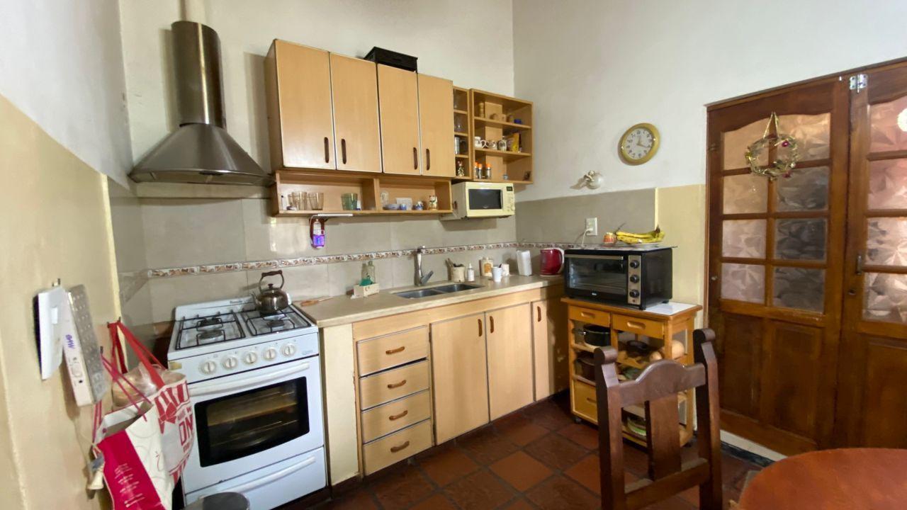 Foto de Casa mas departamento en Arturo Segui con un lote de 43x43 totalmente, imagen 5